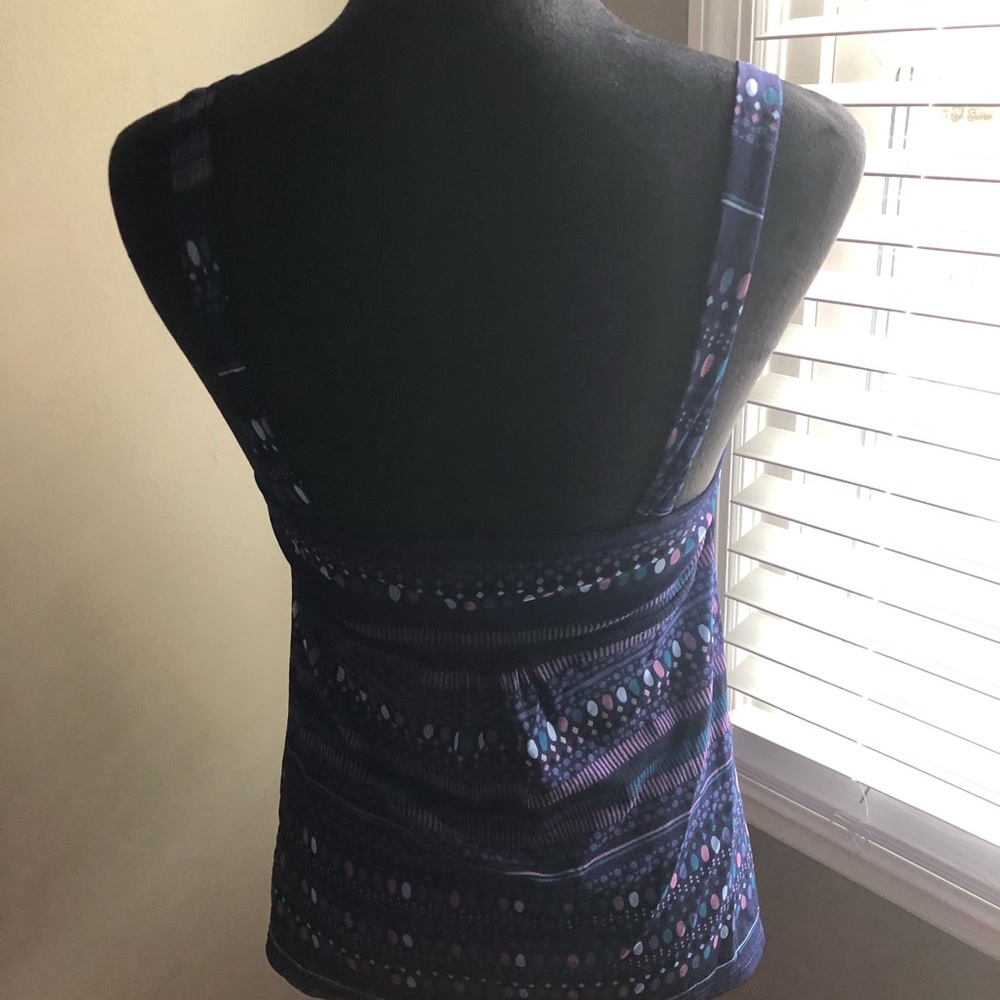 Women’s Top - Picture 4 of 6